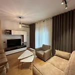 Lake Escape - Home 2