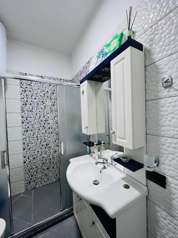 Escape - 2 Apartamento Tirana